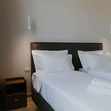 Krujë Hotel Kroi Near Castle Entrance Castle And Town View מראה חיצוני תמונה