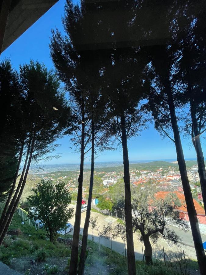 Krujë Hotel Kroi Near Castle Entrance Castle And Town View מראה חיצוני תמונה